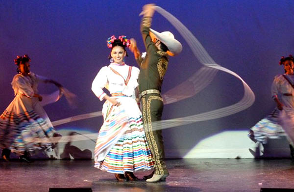 Dancers at the Ballet Folklorico