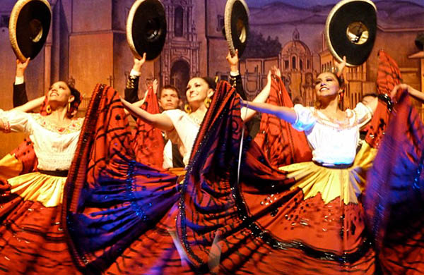 Dancers at the Ballet Folklorico